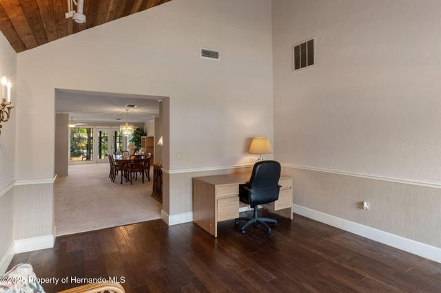 2221 Timber Lodge Lane, Spring Hill, FL 34606