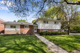 8901 Niles Center Road, Skokie, IL 60076