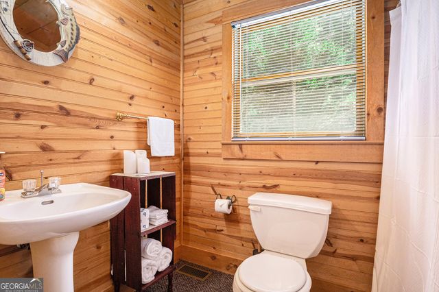 9139 Old 441 S, Lakemont, GA 30552