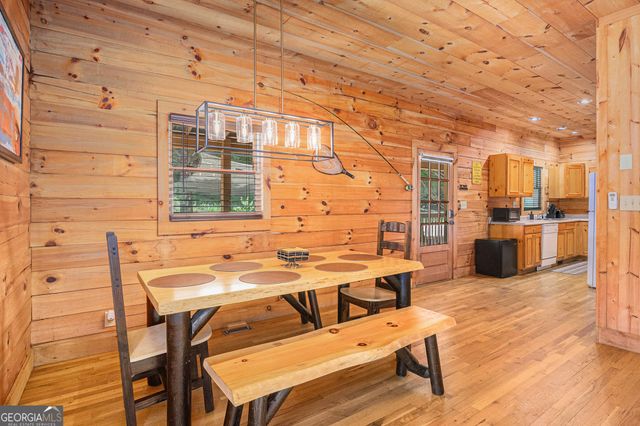 9139 Old 441 S, Lakemont, GA 30552