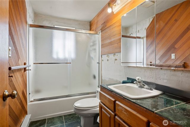 820 E Burgundy Road, Shelton, WA 98584