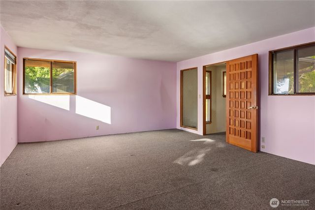 820 E Burgundy Road, Shelton, WA 98584