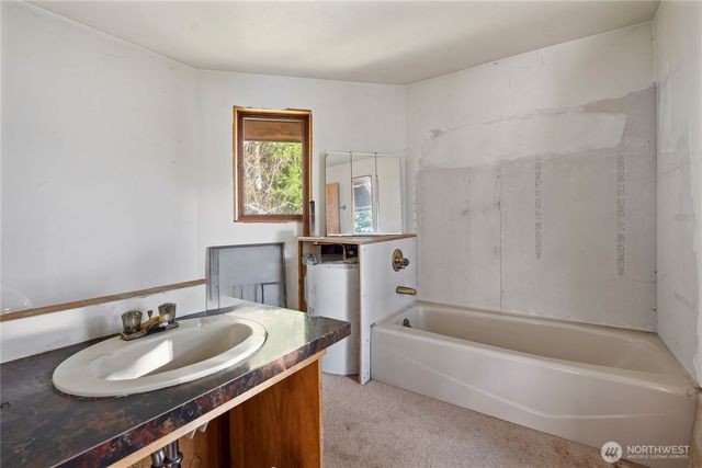 820 E Burgundy Road, Shelton, WA 98584