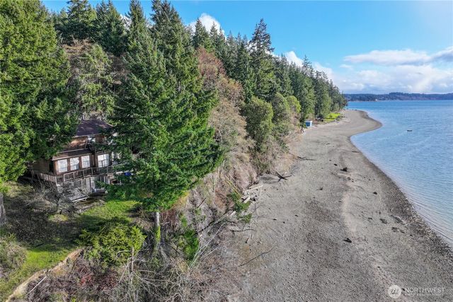 820 E Burgundy Road, Shelton, WA 98584