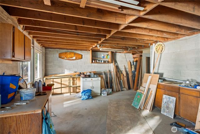 820 E Burgundy Road, Shelton, WA 98584