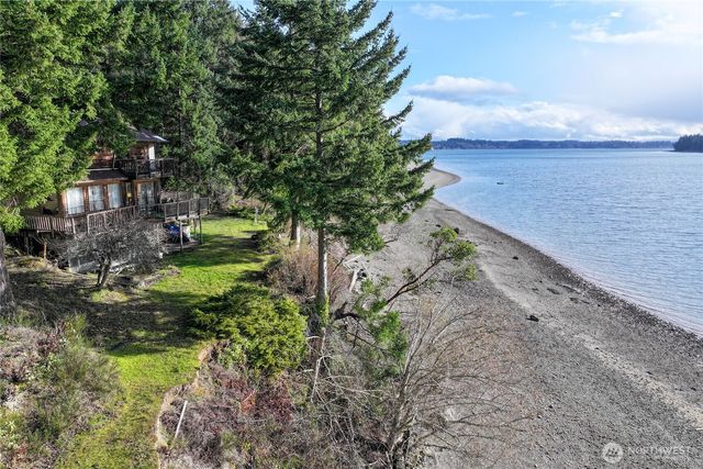 820 E Burgundy Road, Shelton, WA 98584