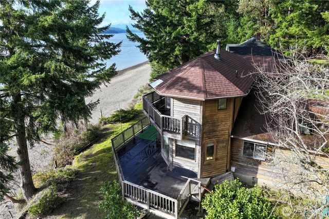 820 E Burgundy Road, Shelton, WA 98584