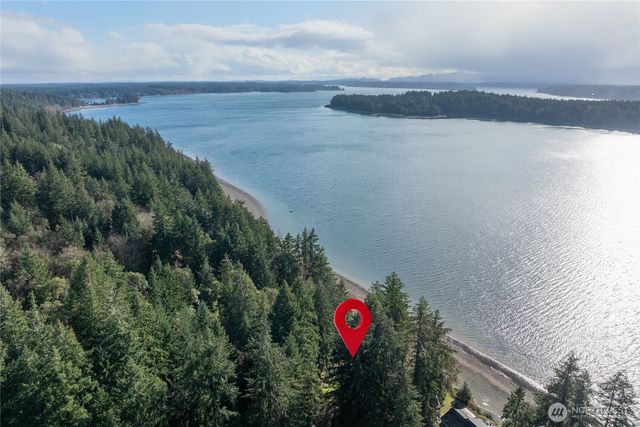 820 E Burgundy Road, Shelton, WA 98584