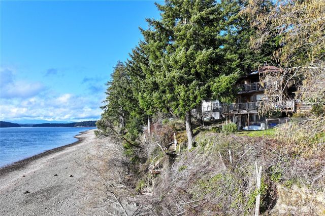 820 E Burgundy Road, Shelton, WA 98584