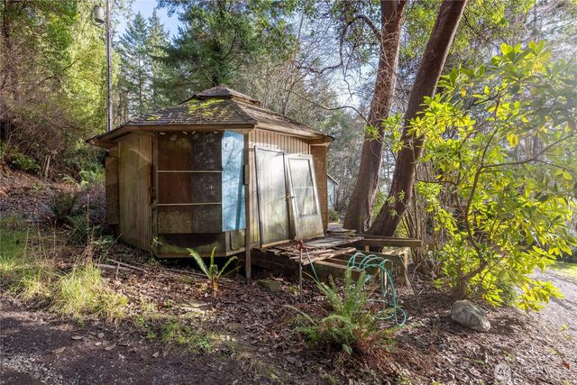 820 E Burgundy Road, Shelton, WA 98584