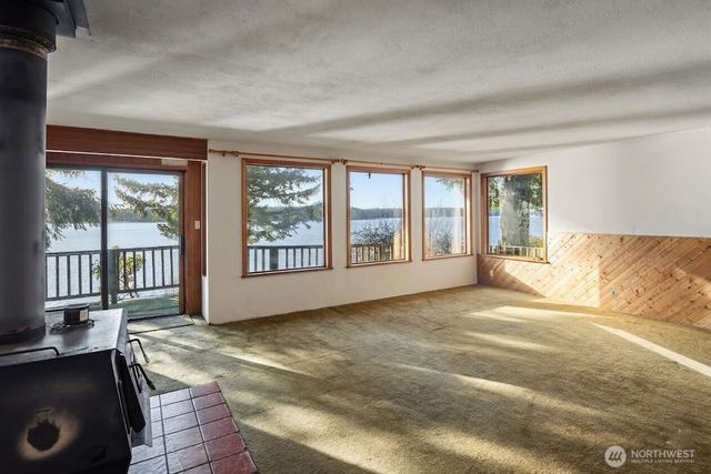 820 E Burgundy Road, Shelton, WA 98584