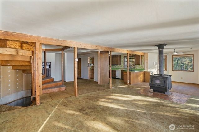 820 E Burgundy Road, Shelton, WA 98584