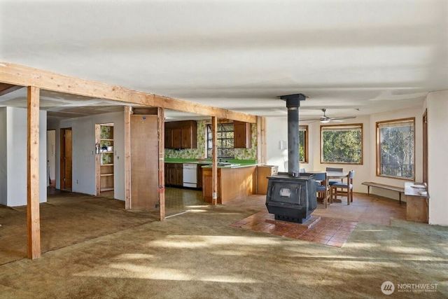 820 E Burgundy Road, Shelton, WA 98584