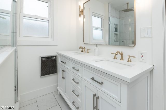 11 Washington St, Roxbury Twp., NJ 07850