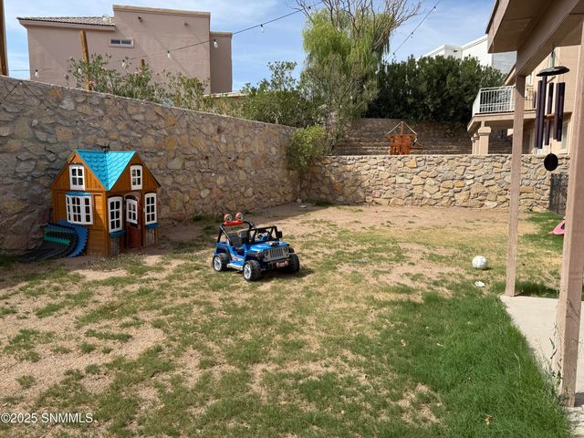 3745 Piedras Negras Drive, Las Cruces, NM 88012