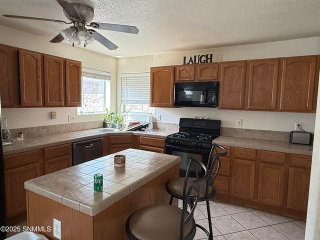 3745 Piedras Negras Drive, Las Cruces, NM 88012
