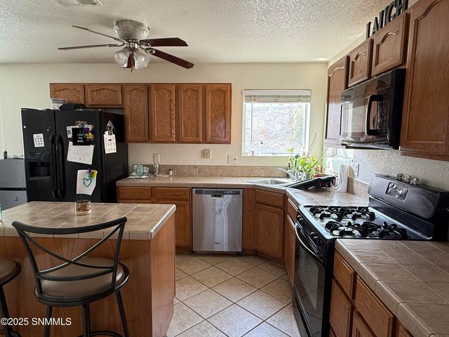 3745 Piedras Negras Drive, Las Cruces, NM 88012