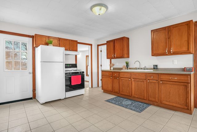 105 E Bates Street, Hebron, IN 46341