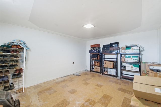 341 N Whitfield St, Wichita, KS 67206