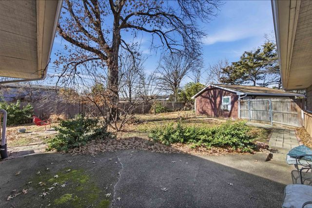 341 N Whitfield St, Wichita, KS 67206