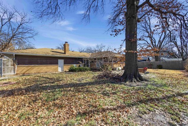 341 N Whitfield St, Wichita, KS 67206