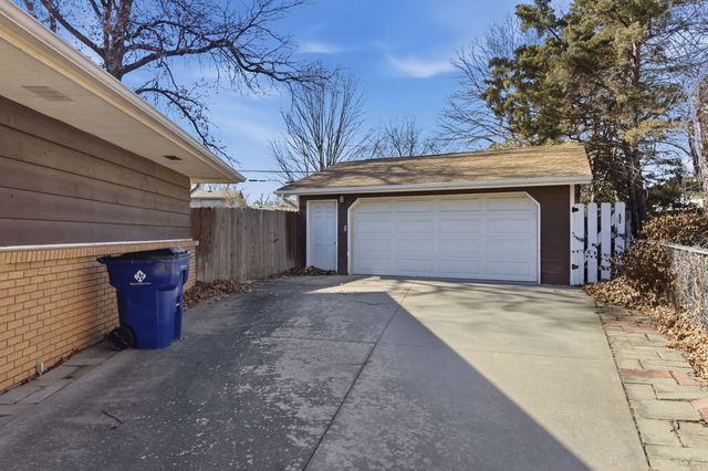 341 N Whitfield St, Wichita, KS 67206