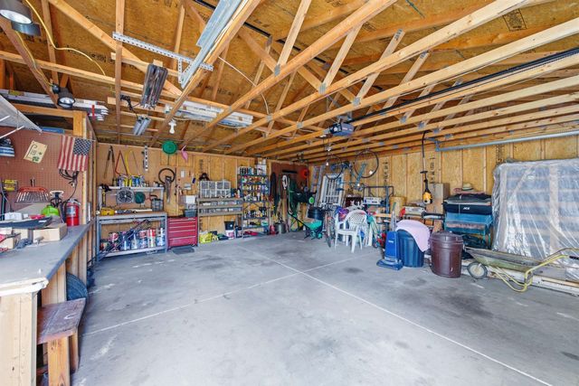 341 N Whitfield St, Wichita, KS 67206