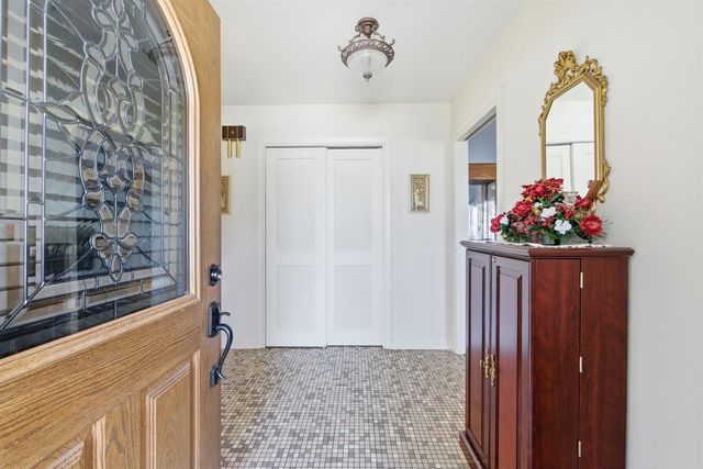 341 N Whitfield St, Wichita, KS 67206