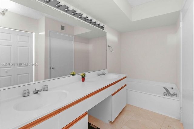 3400 NE 192nd Street 1911, Aventura, FL 33180