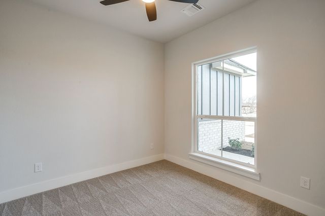 3322 N Grove Street, Fort Worth, TX 76106