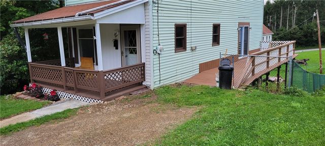 61 1st Ave, Franklin, PA 16323