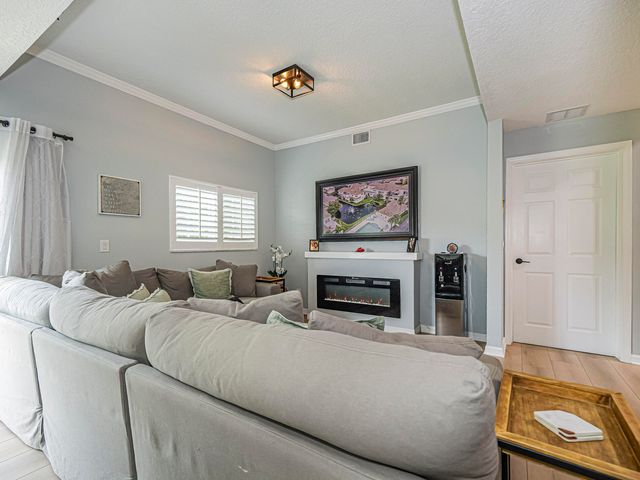 524 7th Square, Vero Beach, FL 32962