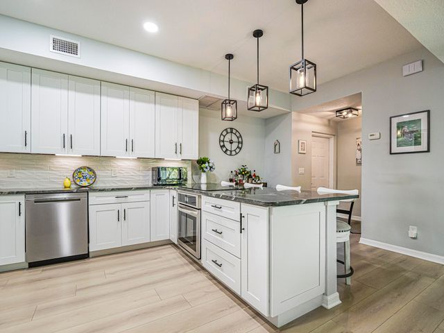 524 7th Square, Vero Beach, FL 32962