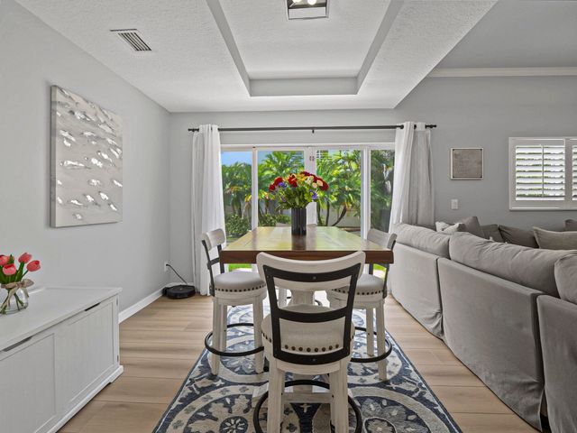 524 7th Square, Vero Beach, FL 32962