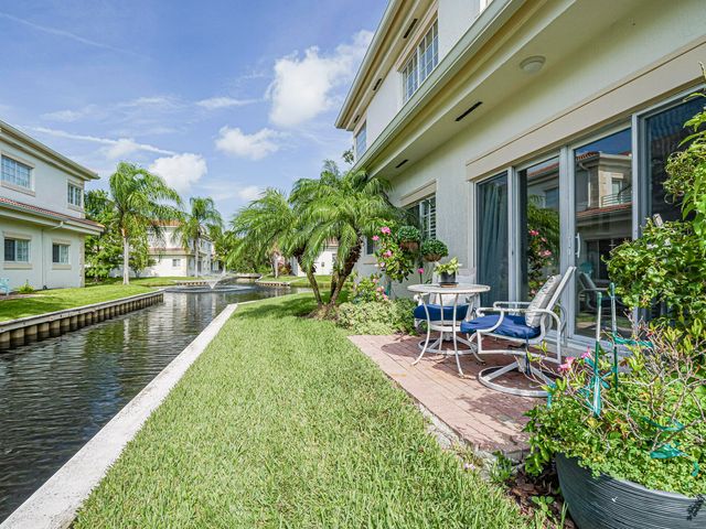 524 7th Square, Vero Beach, FL 32962