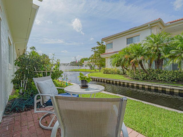 524 7th Square, Vero Beach, FL 32962