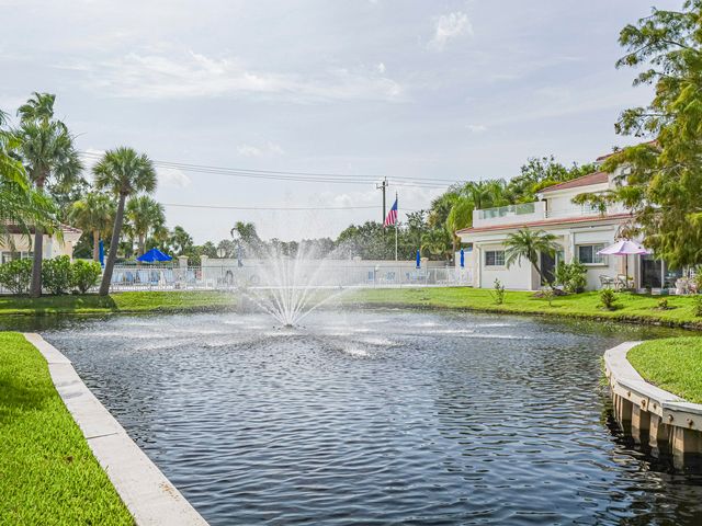 524 7th Square, Vero Beach, FL 32962