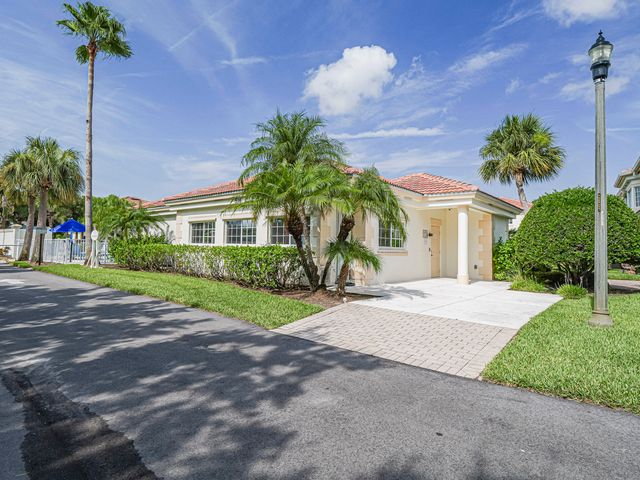 524 7th Square, Vero Beach, FL 32962