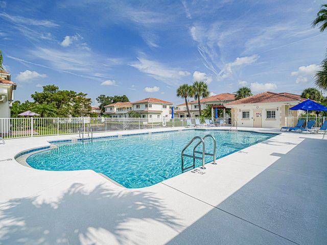 524 7th Square, Vero Beach, FL 32962