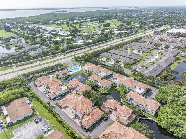 524 7th Square, Vero Beach, FL 32962