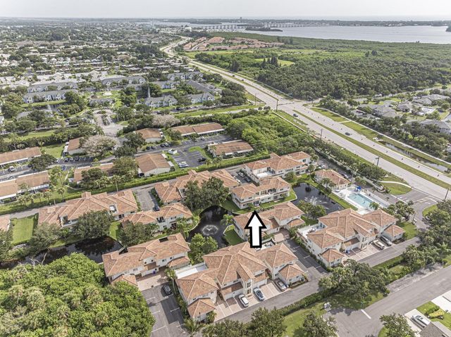 524 7th Square, Vero Beach, FL 32962