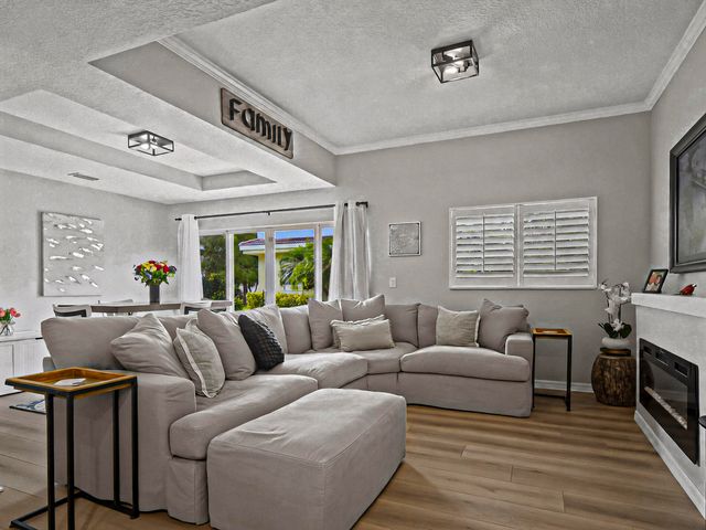 524 7th Square, Vero Beach, FL 32962