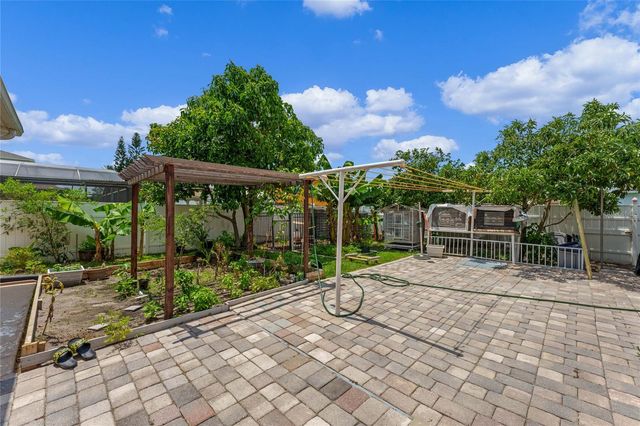 323 ALEGRIANO COURT, Kissimmee, FL 34758