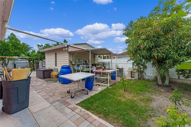 323 ALEGRIANO COURT, Kissimmee, FL 34758