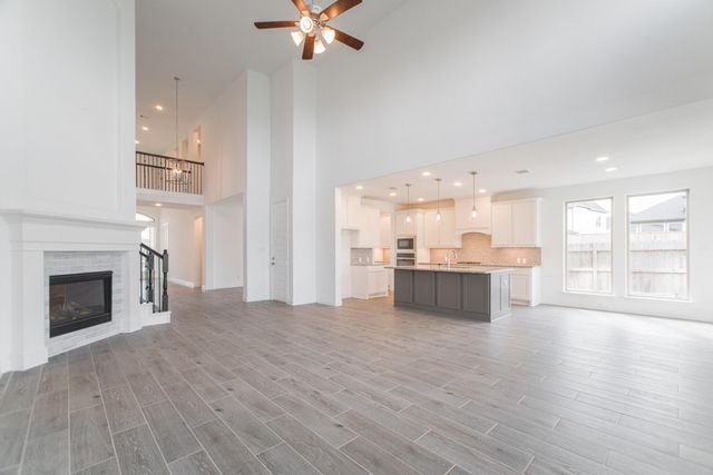 9430 Stablewood Lakes Lane, Tomball, TX 77375