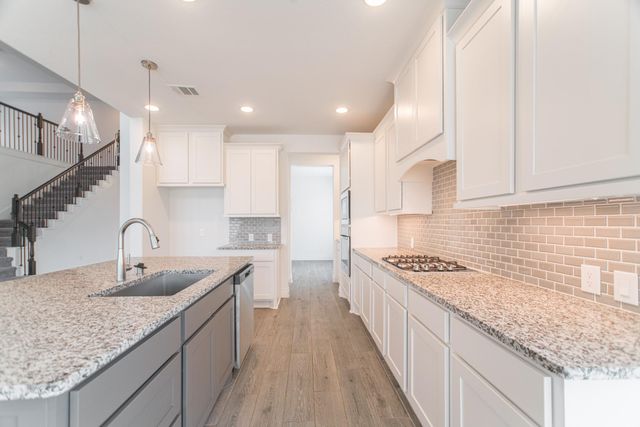 9430 Stablewood Lakes Lane, Tomball, TX 77375