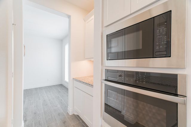 9430 Stablewood Lakes Lane, Tomball, TX 77375