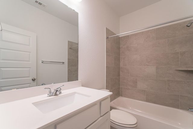 9430 Stablewood Lakes Lane, Tomball, TX 77375