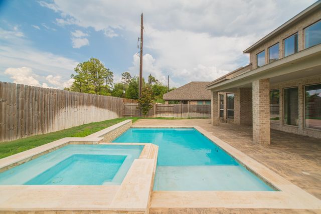 9430 Stablewood Lakes Lane, Tomball, TX 77375