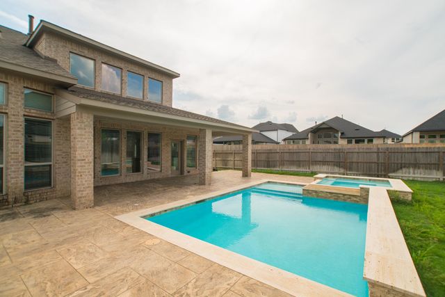 9430 Stablewood Lakes Lane, Tomball, TX 77375